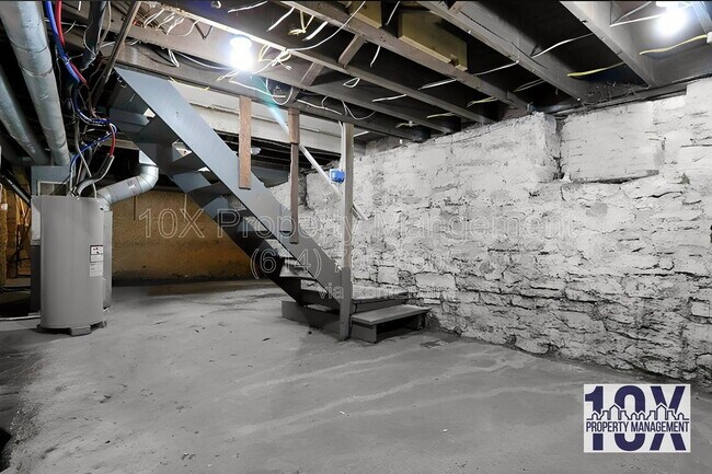 Building Photo - 614 Lilley Ave