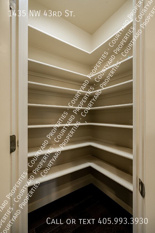 Building Photo - 1435 NW 43rd St