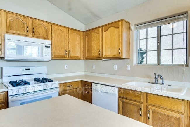 Building Photo - 6053 E Sierra Morena St