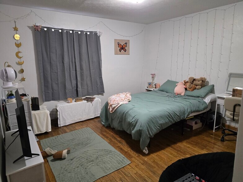 Building Photo - 1200 N Madison St