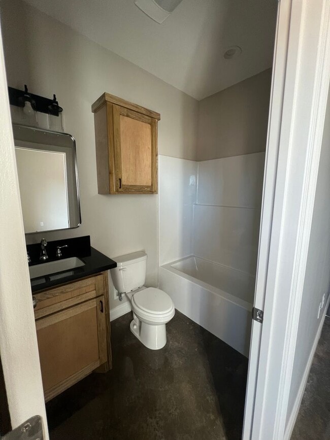 Building Photo - Brand New Duplex