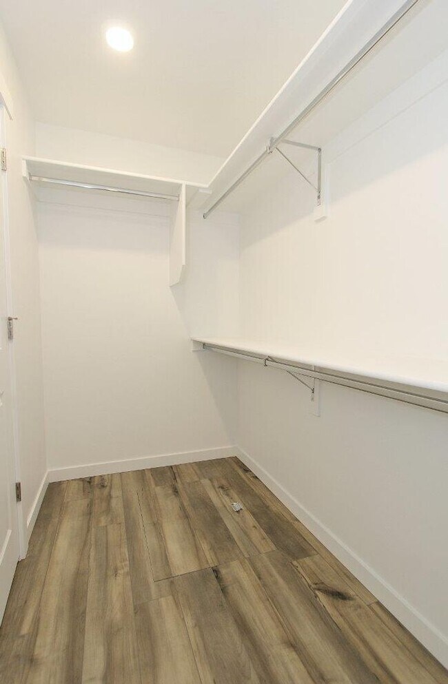 Building Photo - Immaculate Single-Level Home