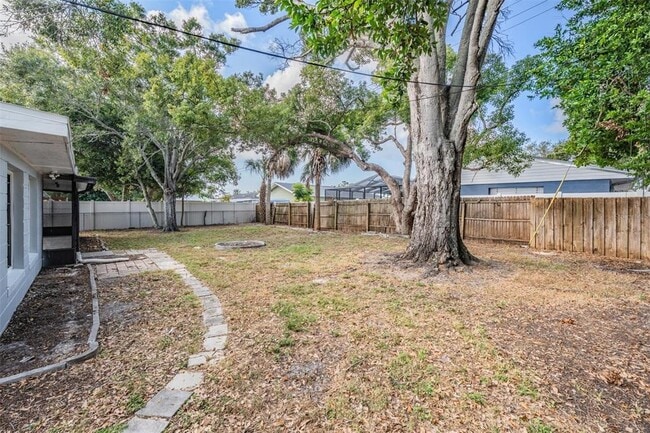 Building Photo - 6472-6113 113th St North