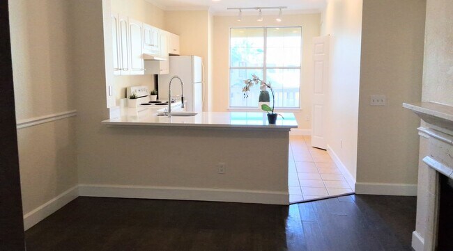 Building Photo - FOR RENT!!!  Beautiful Pool View Wood Floors Condo @ Park North Downtown Orlando!