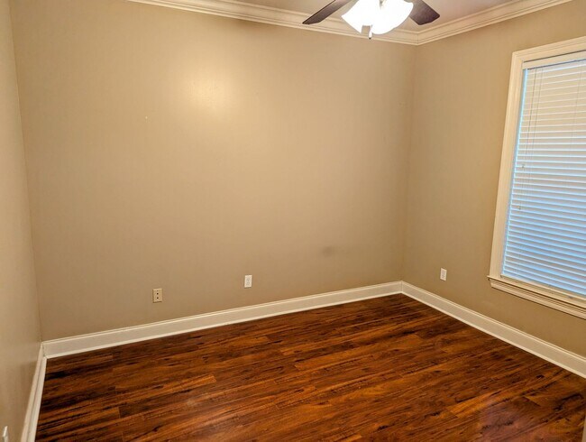 Building Photo - Home for You in Fairground Place!