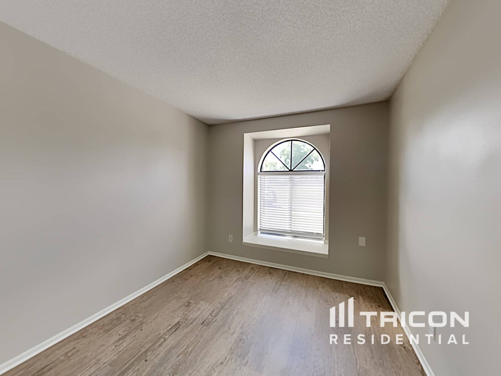 Building Photo - 1253 Ashworth Dr