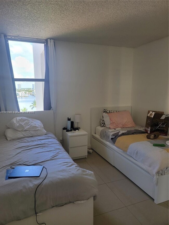 Building Photo - 2 bedroom in Sunny Isles Beach FL 33160