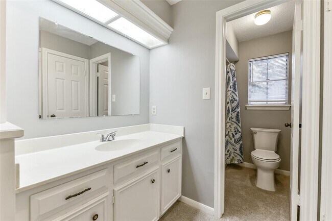 Building Photo - 16019 Stratton Park Dr