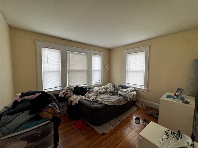 Building Photo - 42 Florence St