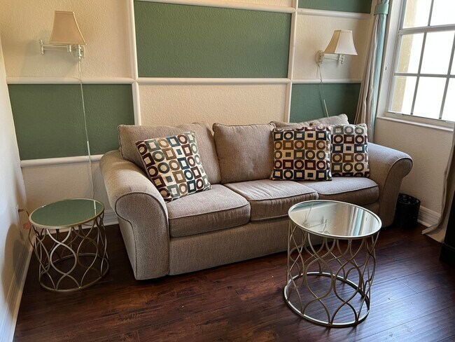 Building Photo - 4991 Bonsai Cir