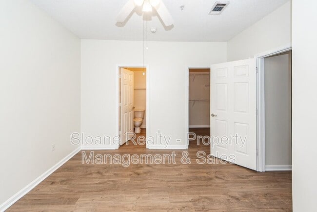 Building Photo - 45 Sycamore Ave