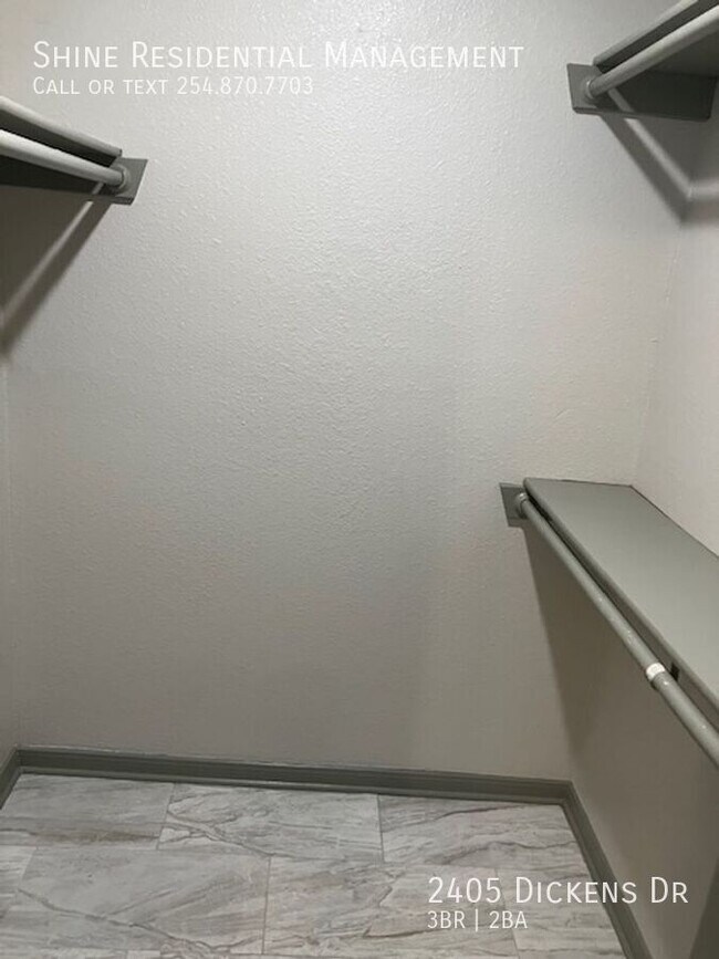 Building Photo - 2405 Dickens Dr