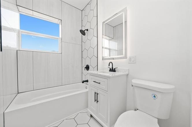 Building Photo - 322 S Kostner Ave