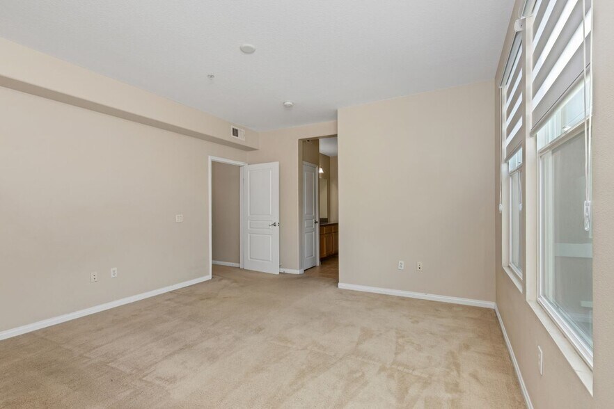 Building Photo - 12668 W Chapman Ave