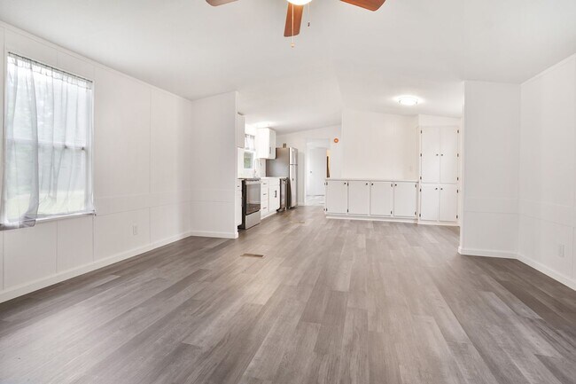 Building Photo - 21950 Caney Dr