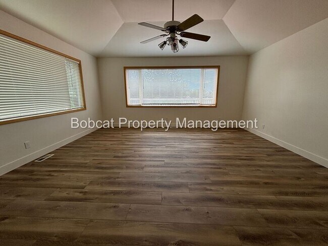 Building Photo - 1300 Bridle Way