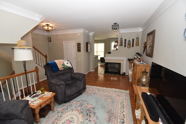 Building Photo - Quantrell Mews