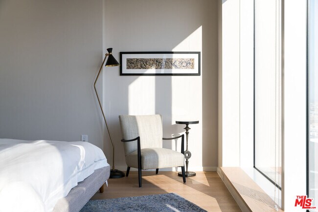 Building Photo - 889 Francisco St