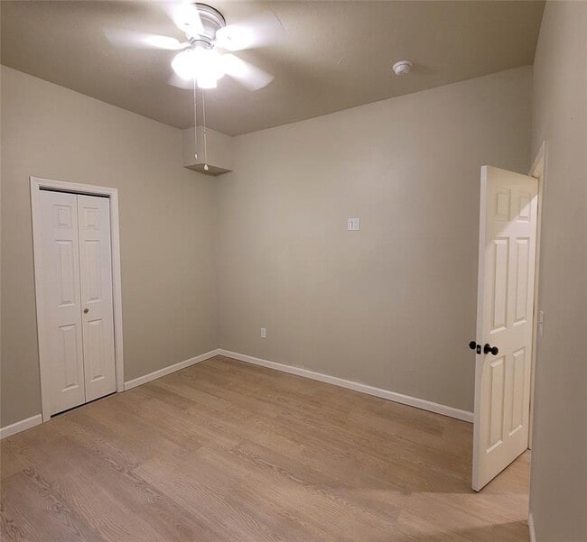 Building Photo - 506 N Beard Ave