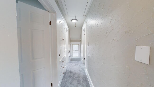 Building Photo - Old Brooklyn Area - 3 Bedroom Single Famil...