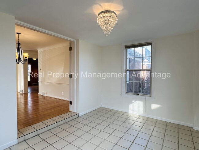 Building Photo - Charming 3-Bedroom Ranch minutes from Woodward Ave, Birmingham, and Berkley!