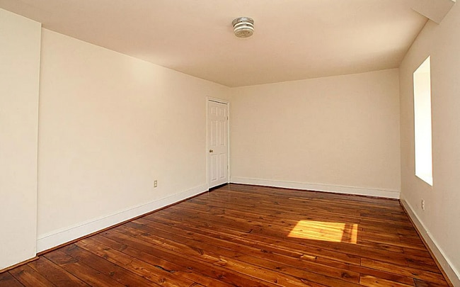 Building Photo - 4713 Umbria St