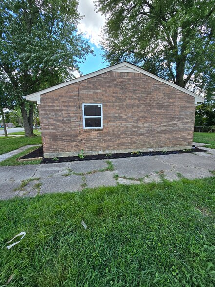 Building Photo - 9320 Moonridge Pl