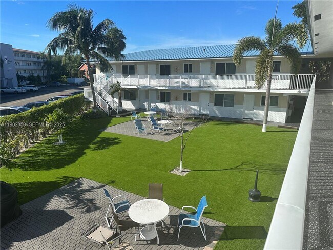 Building Photo - 110 NE 19th Ave