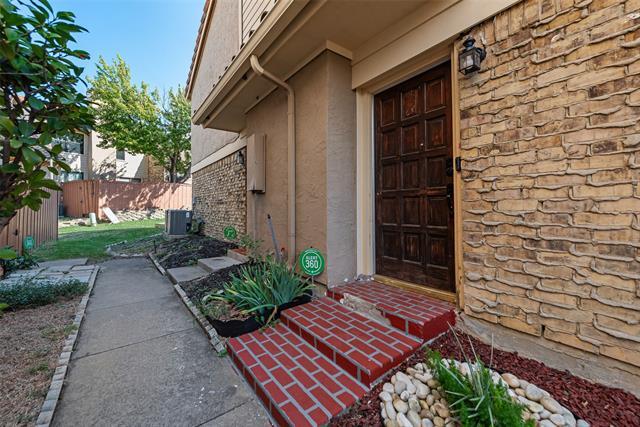 Building Photo - 4230 Madera Rd