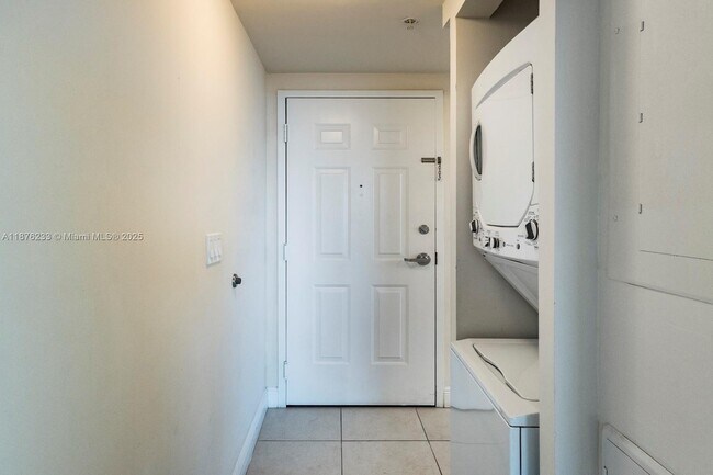 Building Photo - 2350 SW 27th Ave