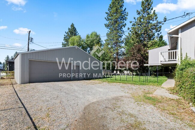 Building Photo - 4128 E 34th Ave