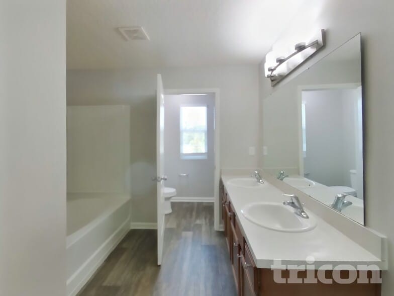 Building Photo - 372 Harley Dr