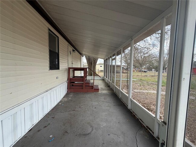 Building Photo - 365 Alturas Rd