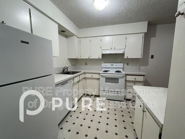 Building Photo - 2649 NE Wasco St