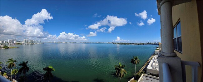 Building Photo - 1625 Kennedy Cswy