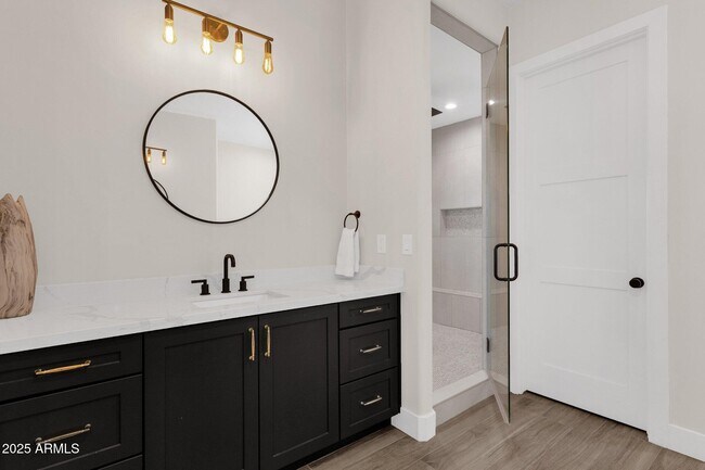 Building Photo - 856 W Quail Cir