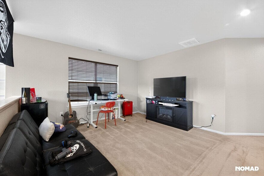 Building Photo - 15980 E Otero Cir