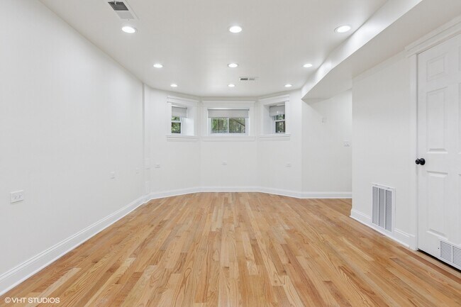 Building Photo - 2331 N Campbell Ave