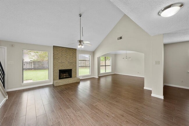 Building Photo - 3807 Cedar Valley Dr