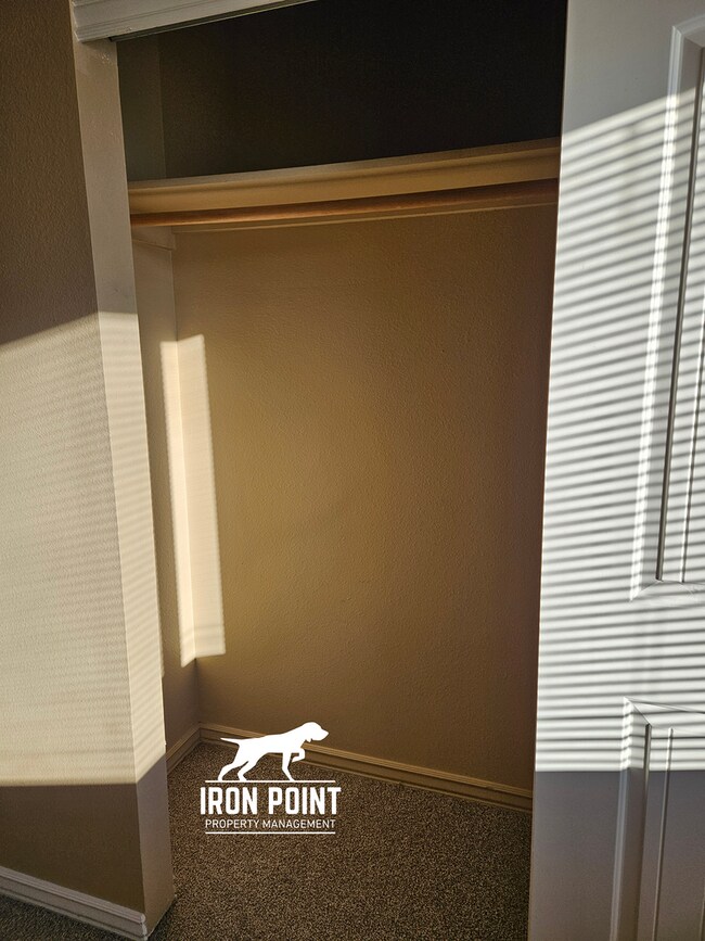 Building Photo - ELD4017