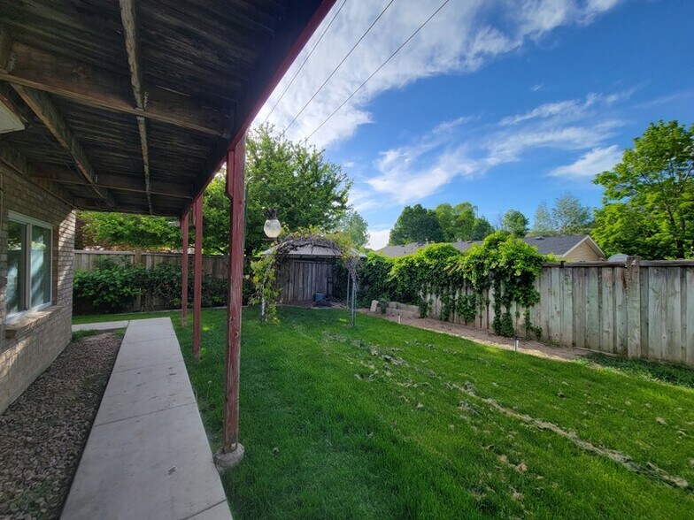 Building Photo - 777 E 1100 N