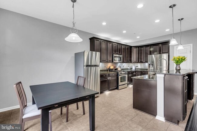 Building Photo - 21600 Romans Dr