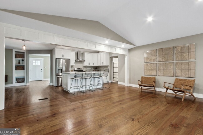 Building Photo - 208 Bishop Cir