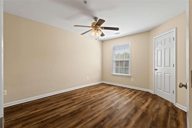 Building Photo - 3323 Castleberry Village Cir
