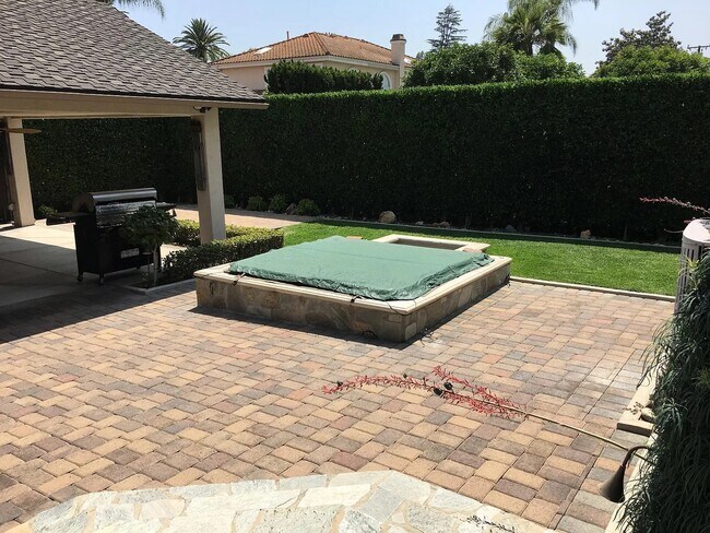 Building Photo - 126 E Arthur Ave