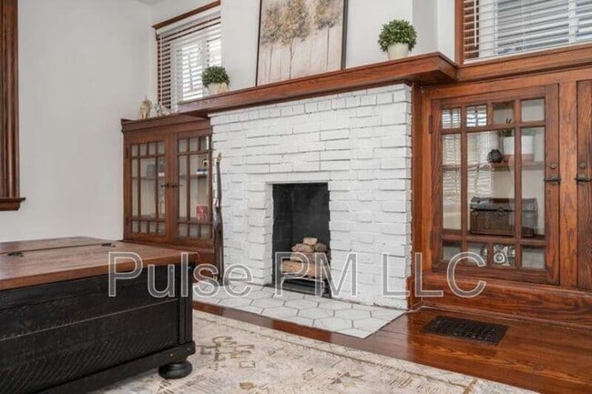 Building Photo - 2730 Dakota Ave