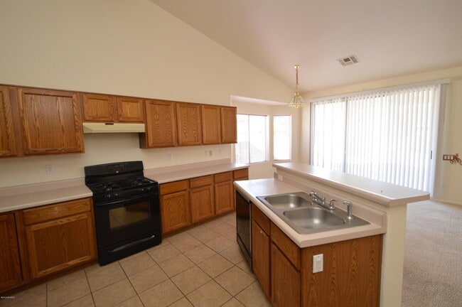 Building Photo - 9941 E Paseo San Bernardo