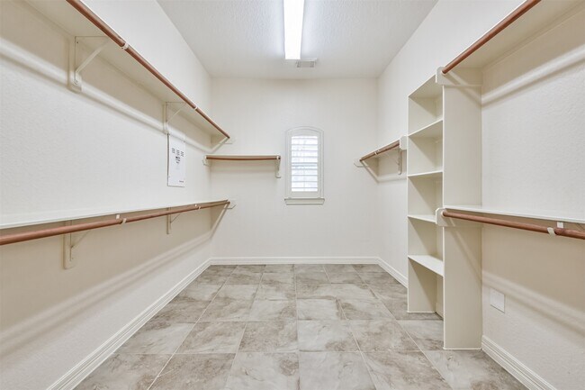 Building Photo - 2 Sagestone