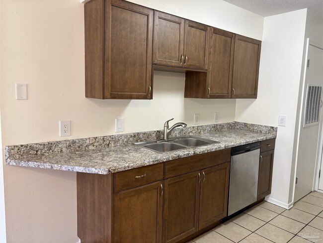 Building Photo - 5001 Soto Grande Dr