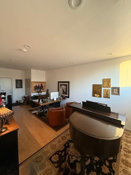 Building Photo - 15015 W 68th Pl